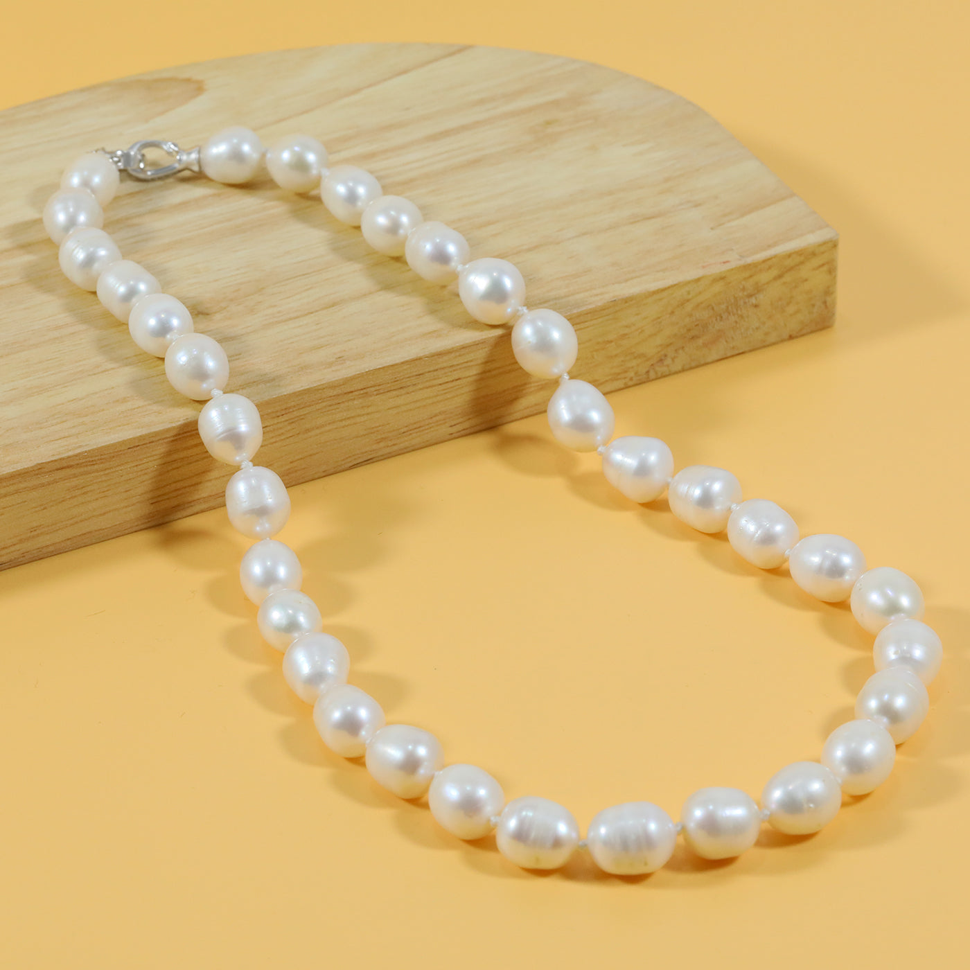 10-11mm Freshwater Pearl Necklace - Exquisite 18 Inch Handcrafted Jewelry with 925 Silver Plated Clasp, Luxurious Style for Women, Ideal for Daily Wear, Special Occasions, and Christmas Gifting