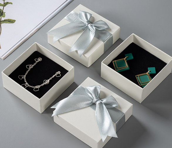 Gift boxed Heart Shaped Pendant Necklace Mom Birthday Mother's Day Necklace