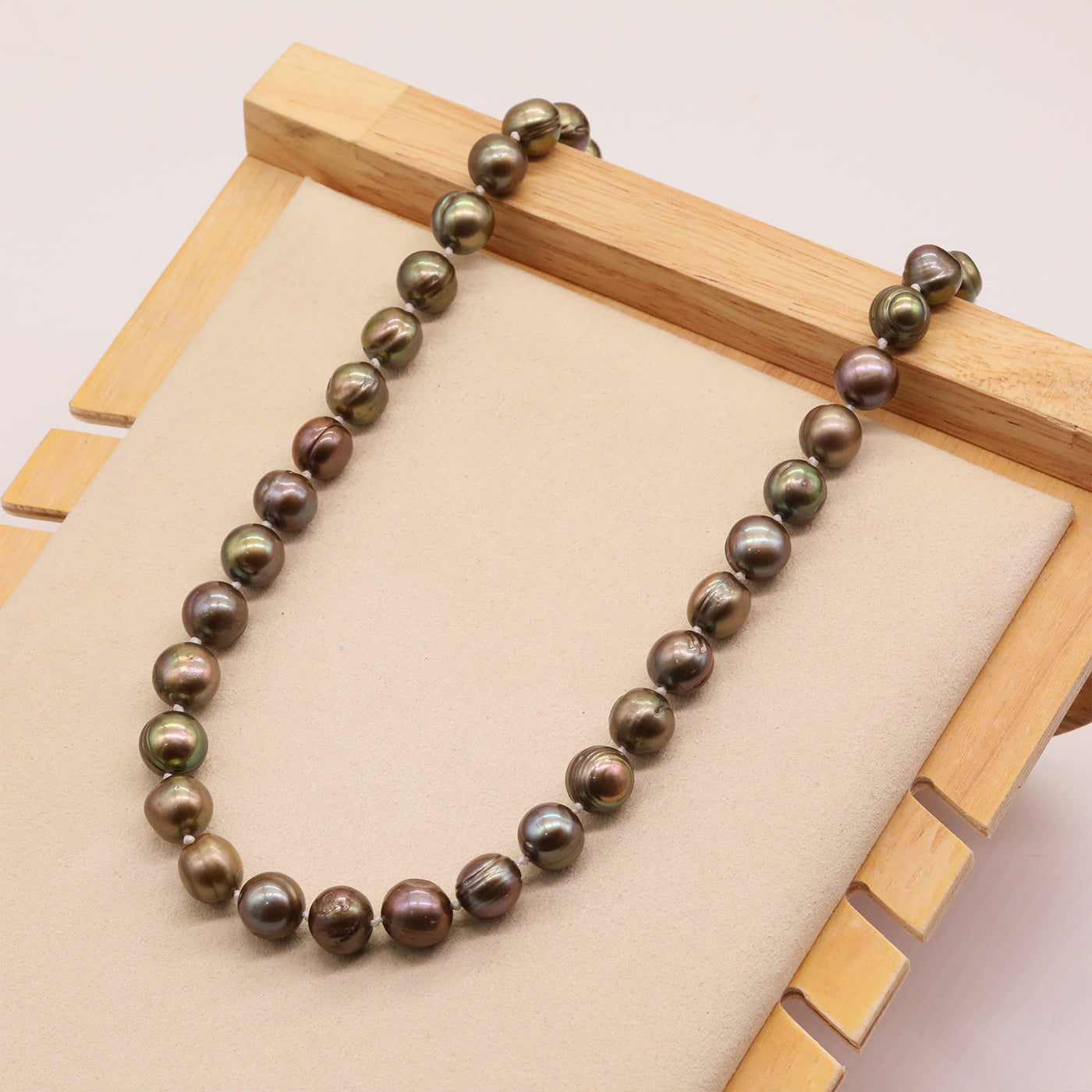 Elegant 10-11mm  Freshwater Pearl necklace Handmade 17.7 inch long necklace with unique silver plated buckle Delicate Valentine's Day gift, suitable for everyday, party wearing men and women brown freshwater pearl necklace[XL-2501Golden-01]