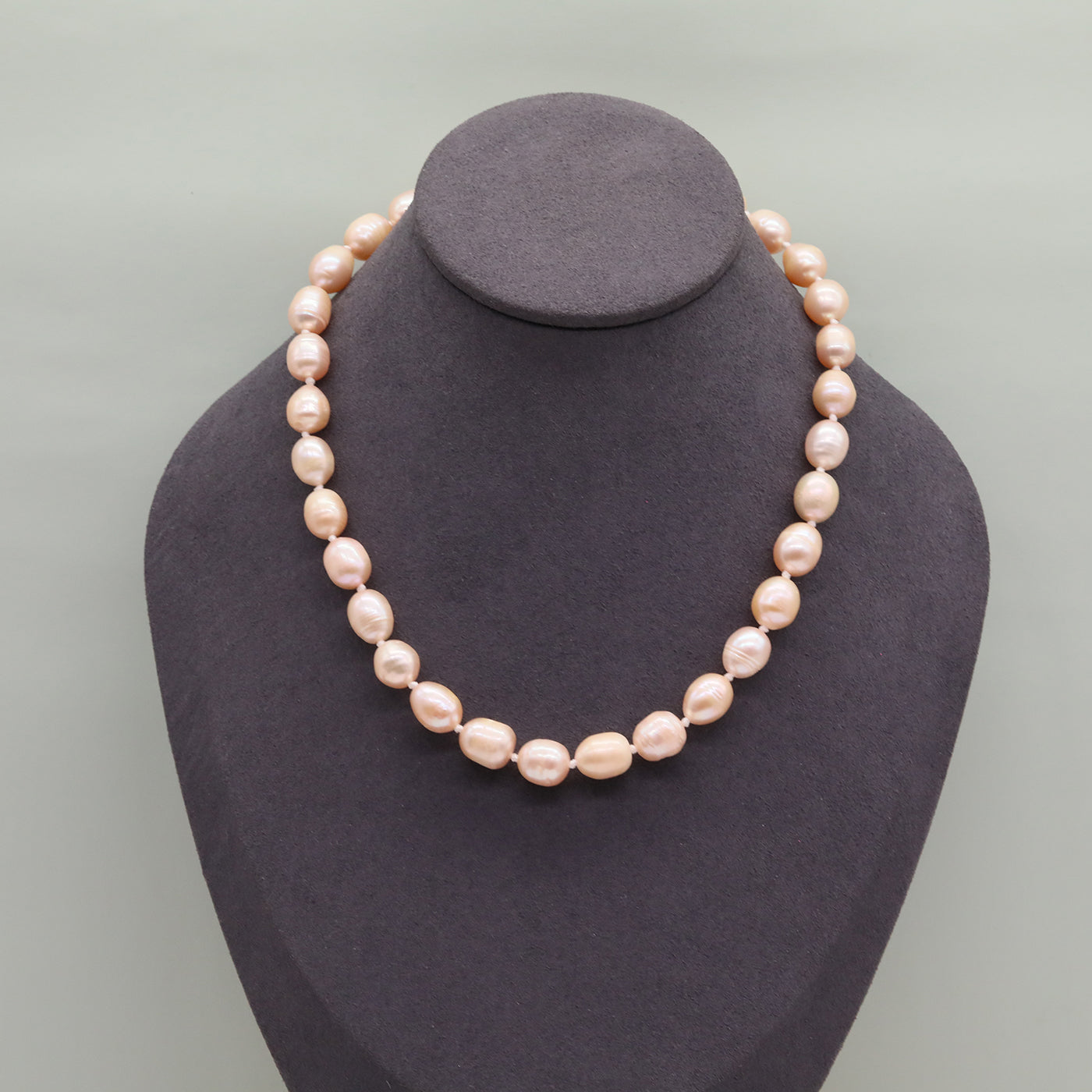 A beautiful 100% handmade, freshwater pearl necklace with golden flower buckle, 10mm, perfect for bridal jewelry, Mother's Day, birthday gifts, parties, giving the perfect ideal gift choice[NK-XL2501-Pink-01]